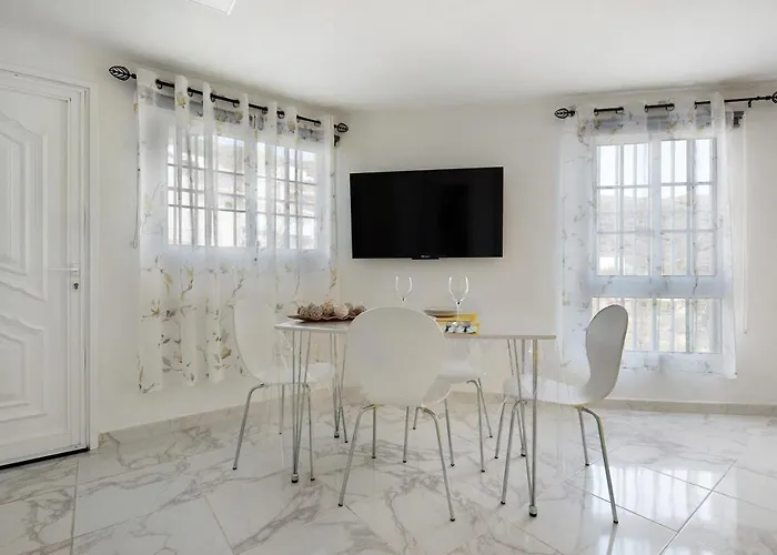 Casita Auxilia Bajo *